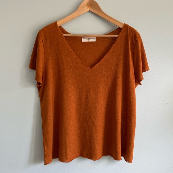 Urban Outfitters T shirt - Picture 1 of 3